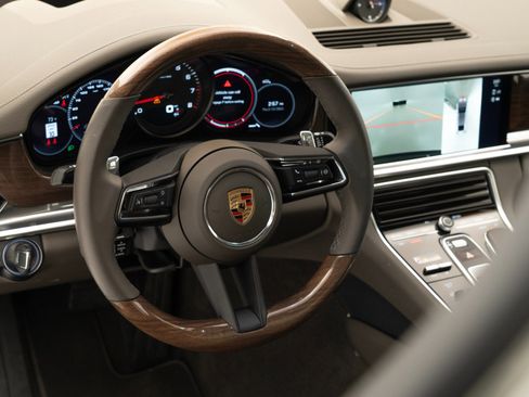 Certified 2023 Porsche Panamera 4 Platinum Edition image 19