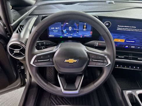 Used 2026 Chevrolet Equinox EV LT FWD image 13