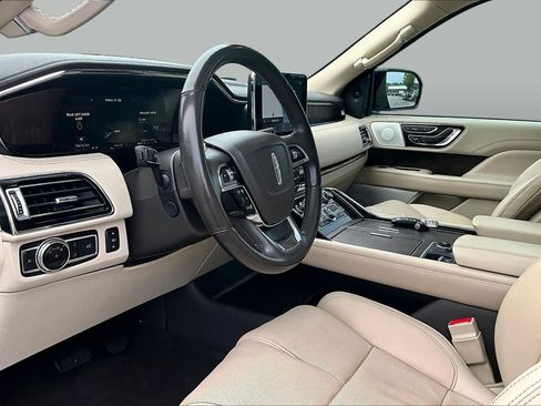 Used 2021 Lincoln Navigator L Reserve w/ Luxury Package AWD/4WD image 17