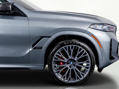 Used 2024 BMW X6 M60i image 6