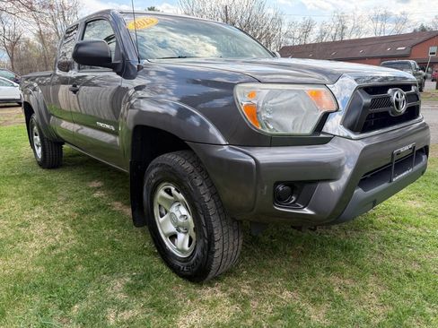 Used 2013 Toyota Tacoma 4x4 Access Cab w/ SR5 Pkg image 4