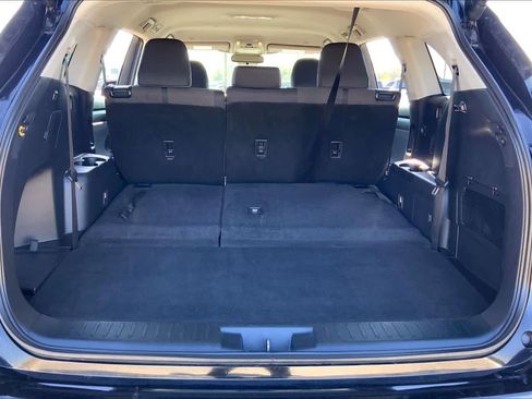 Certified 2024 Toyota Highlander LE image 34