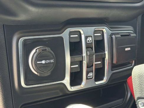 Used 2021 Jeep Gladiator Sport AWD/4WD image 16