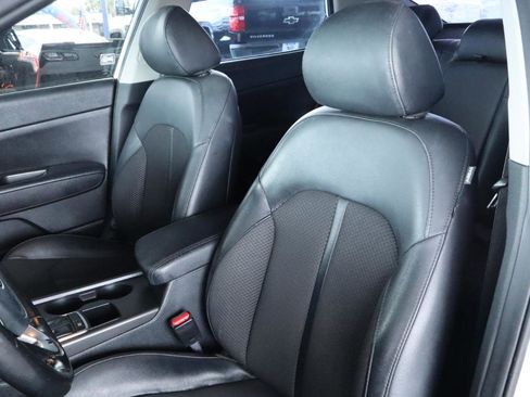 Used 2018 Kia Optima S image 14