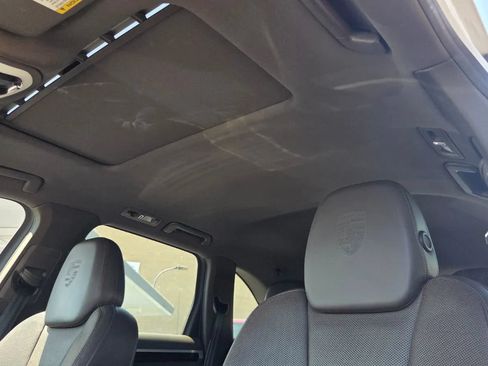 Used 2017 Porsche Cayenne AWD/4WD image 45