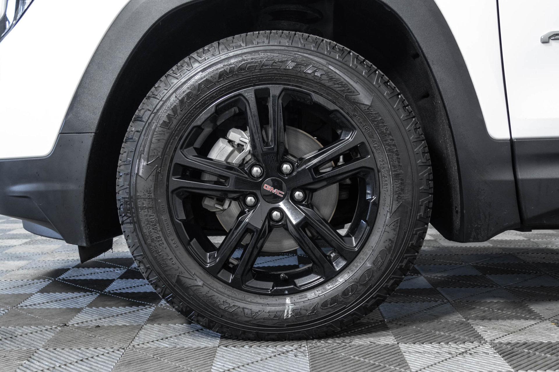 Used 2024 GMC Terrain AT4 AWD/4WD image 48