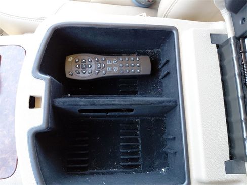 Used 2012 Chevrolet Avalanche LTZ image 38