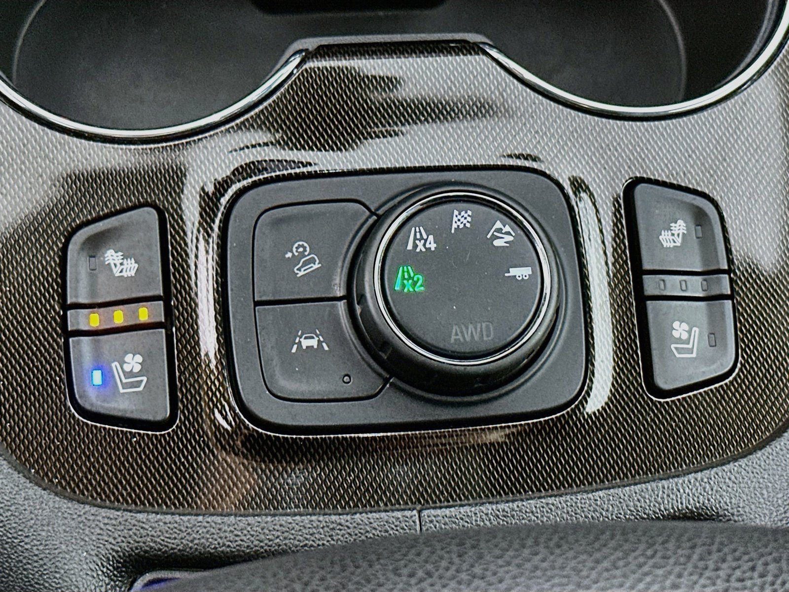 Used 2023 GMC Acadia AT4 w/ Technology Package AWD/4WD image 21