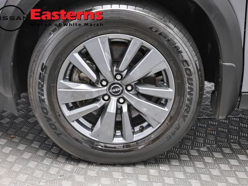 Used 2022 Nissan Pathfinder SV AWD/4WD image 29