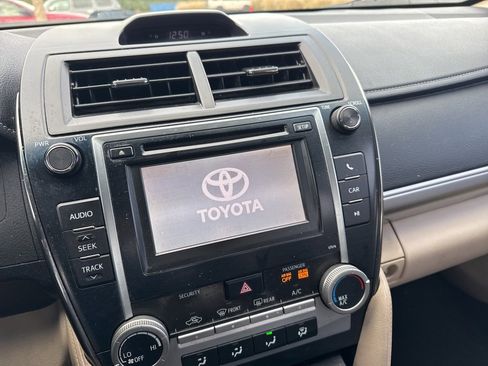 Used 2013 Toyota Camry LE image 8