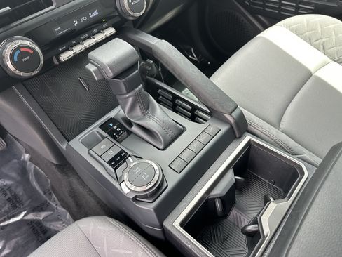 Certified 2025 Toyota Tacoma SR5 AWD/4WD image 26
