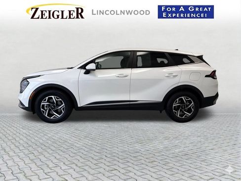 Used 2024 Kia Sportage LX FWD image 3