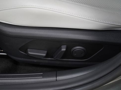 Used 2026 Hyundai Elantra Limited FWD image 22