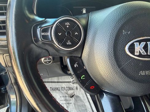 Used 2018 Kia Soul + FWD image 17