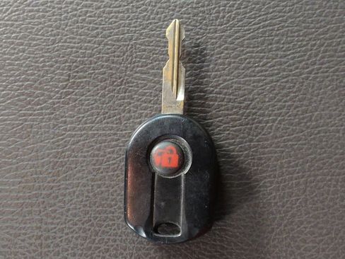 Used 2014 Ford F150 Lariat w/ Lariat Chrome Package image 32