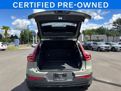Used 2023 Volvo XC40 B5 Plus w/ Protection Package Premier AWD/4WD image 16