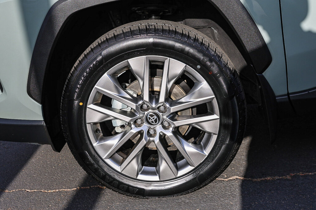 Used 2023 Toyota RAV4 XLE Premium FWD image 29