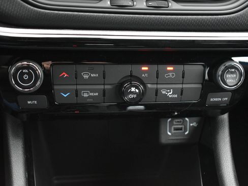 New 2026 Jeep Compass Latitude image 27