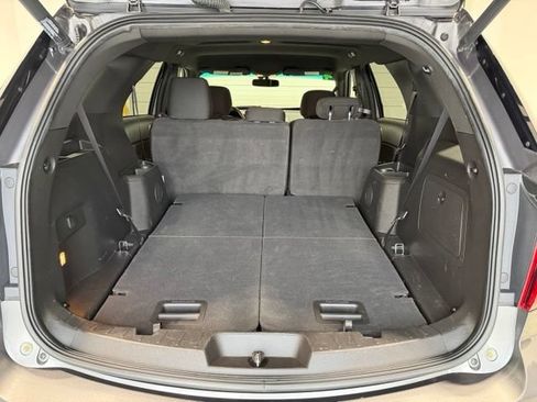 Used 2014 Ford Explorer XLT w/ Equipment Group 201A AWD/4WD image 33