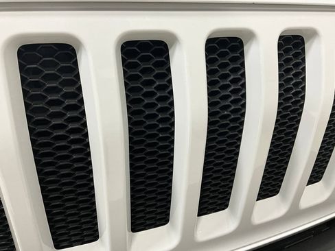 Used 2022 Jeep Wrangler Unlimited Sport AWD/4WD image 25