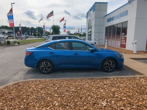 Used 2024 Nissan Sentra SV FWD image 10
