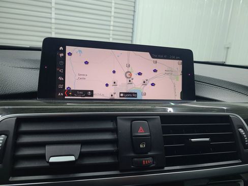 Used 2018 BMW 330i xDrive Sedan w/ Convenience Package image 27