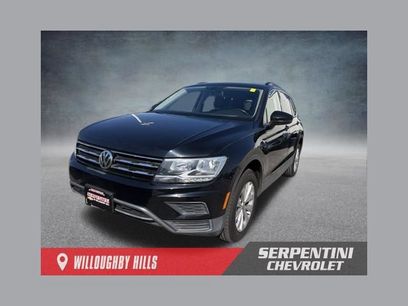 Used 2019 Volkswagen Tiguan SE w/ Panoramic Sunroof Package