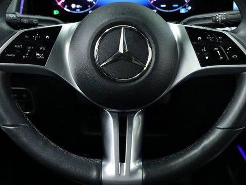 Used 2024 Mercedes-Benz GLB 250 image 11