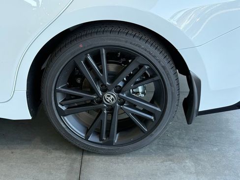 New 2026 Toyota Camry Hybrid image 14