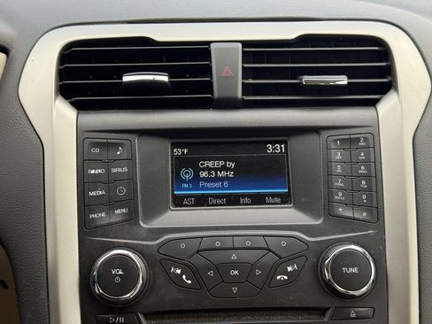 Used 2014 Ford Fusion SE image 18