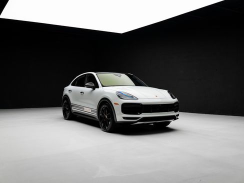 Used 2022 Porsche Cayenne Turbo GT AWD/4WD image 90