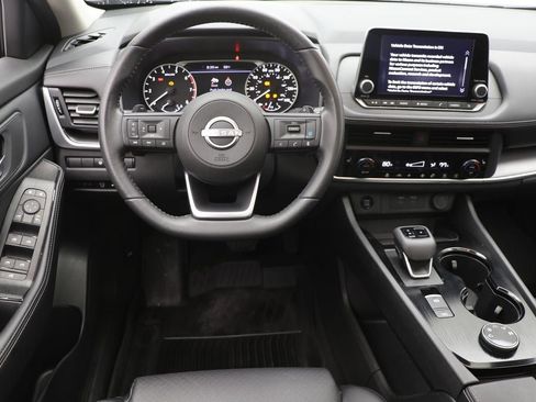 Used 2024 Nissan Rogue SV w/ SV Premium Package AWD/4WD image 13