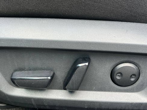 Used 2025 Nissan Rogue SV FWD image 22