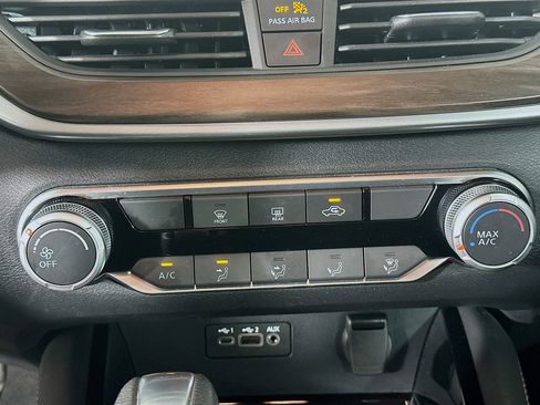 Used 2023 Nissan Altima 2.5 SV FWD image 23