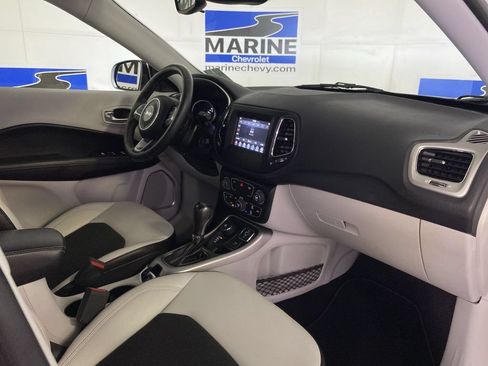 Used 2019 Jeep Compass Latitude AWD/4WD image 33