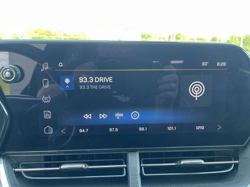 Used 2025 Chevrolet Trax ACTIV FWD image 19