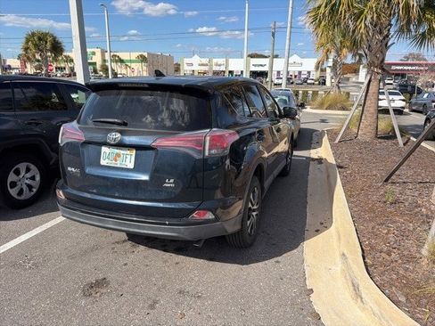 Used 2018 Toyota RAV4 LE w/ Carpet Mat Package image 7