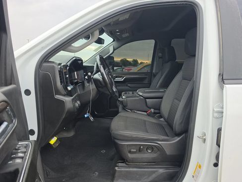 Used 2024 Chevrolet Silverado 2500 LT AWD/4WD image 5