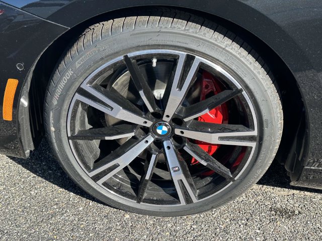 New 2027 BMW i5 M60 w/ Executive Package AWD/4WD image 7