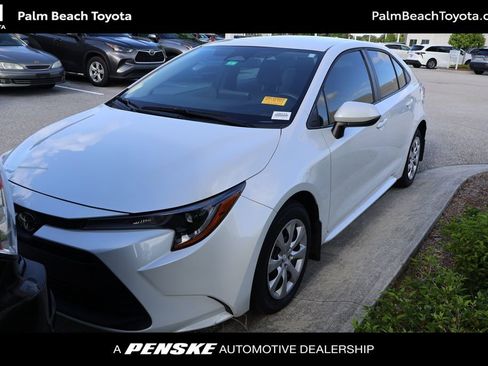 Used 2025 Toyota Corolla LE image 1