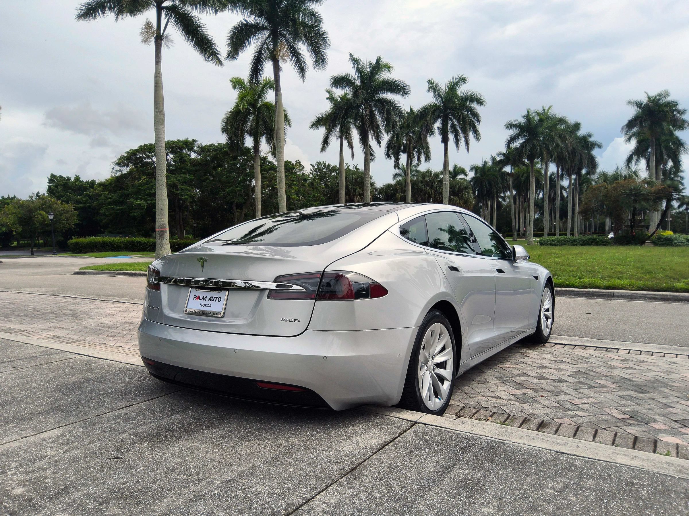 Used 2017 Tesla Model S 100D AWD/4WD image 24