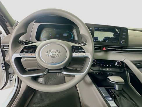 New 2026 Hyundai Elantra Hybrid FWD image 10
