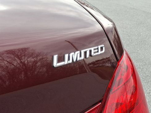 Used 2009 Toyota Avalon Limited image 30