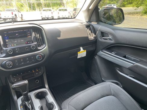 Used 2020 Chevrolet Colorado LT w/ Safety Package image 23