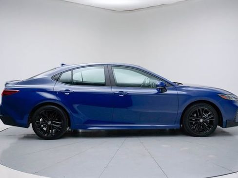 Used 2025 Toyota Camry SE FWD image 8