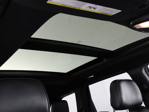 Used 2015 Jeep Grand Cherokee Overland image 23