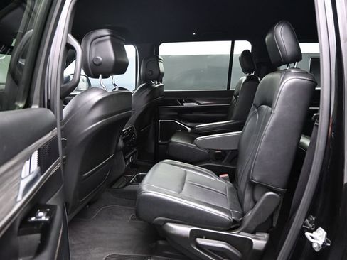 Used 2024 Jeep Wagoneer Series II AWD/4WD image 26