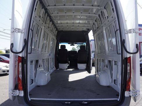 Used 2021 Mercedes-Benz Sprinter 2500 w/ Driver Convenience Package image 13