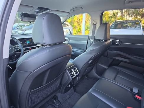 Certified 2025 Kia Sorento S FWD image 10