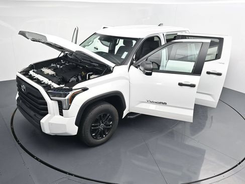 Used 2024 Toyota Tundra SR5 w/ SR5 Convenience Package AWD/4WD image 41